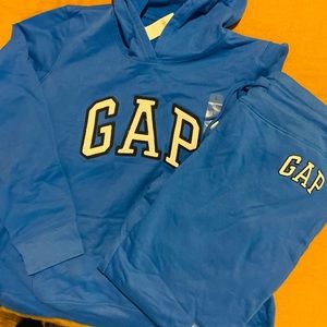 Royal blue GAP jogger set brand new! Hoodie size LARGE, joggers size MEDIUM.